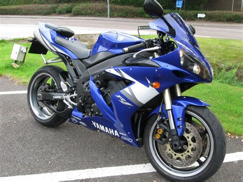 Yamaha YZF R1 04 blue very clean braided hoses polished rims renthal ...