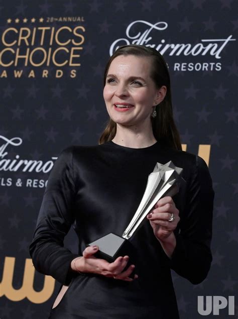 Photo Hildur Guðnadóttir Wins Best Score Award at Critics Choice