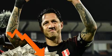 Gianluca Lapadula Se Estrenó Con La Selección Peruana Pero Sufrió Una Devaluación En Su