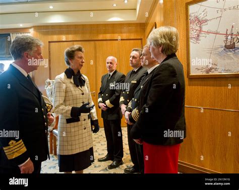 IMAGE DISTRIBUTED FOR CUNARD Queen Mary 2 Captain Kevin Oprey Left