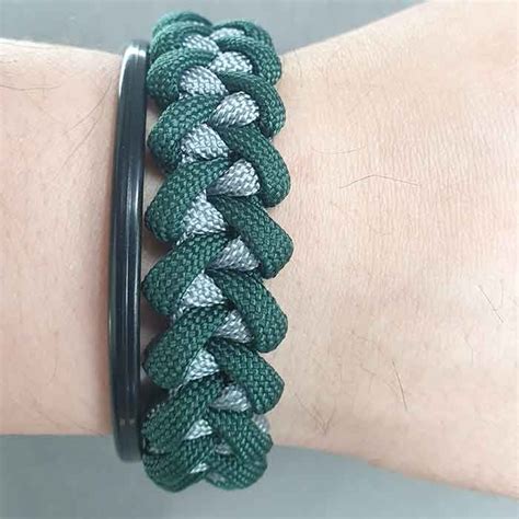 Pulsera Paracord Shark Jaw Bone De Piedra Y Cristal Bisuter A Y