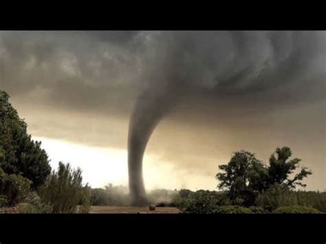 Dahsyatnya Angin Puting Beliung Di Rancaekek Bandung Angin Tornado