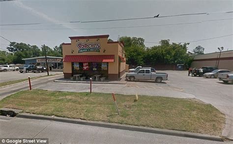 Pregnant Server Fired From Popeyes After Robbery Is Offered Her Job Back Daily Mail Online