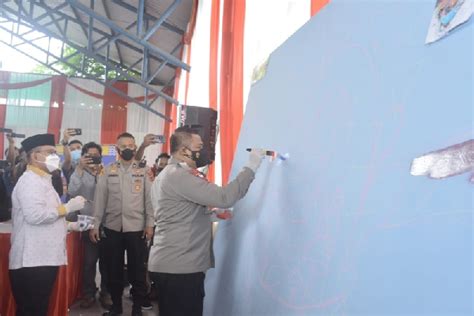 Wakapolda Jambi Buka Lomba Bhayangkara Mural Festival