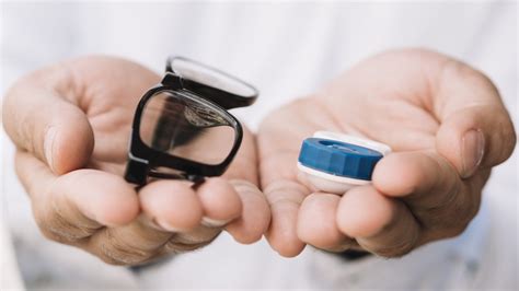 Are Contacts Better Than Glasses Contact Lens Vs Eyeglasses