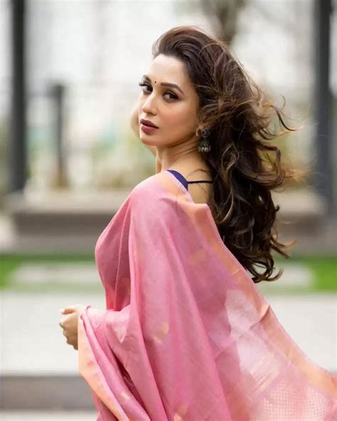 Photos Mimi Chakraborty Showed Her Glamorous Avatar Wearing A Saree