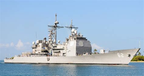 美艦闖南沙島礁鄰近海域 解放軍警告驅離 星島日報