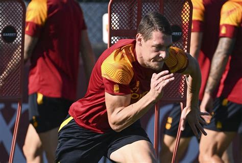 Trigoria La Roma Torna In Campo In Vista Della Sfida Col Verona FOTO