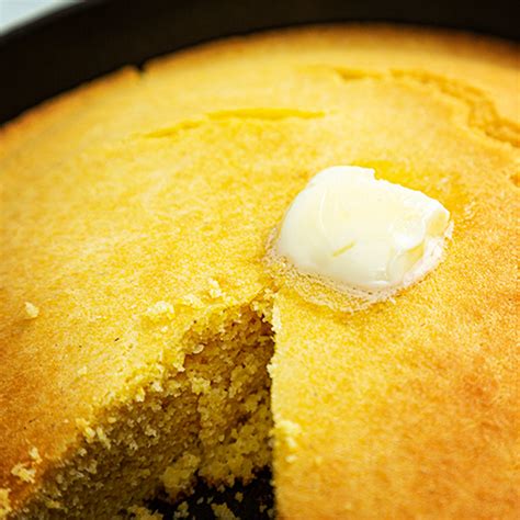 Classic Skillet Cornbread Recipe (Steps + Video!) | Chili-Recipe.net