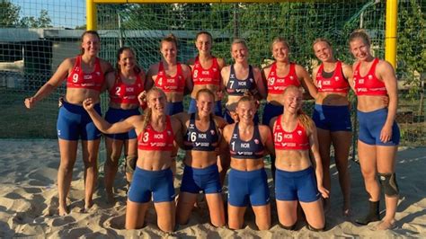 Beach Handball Las Jugadoras Noruegas Desafían El Reglamento Y Renuncian Al Uso De Bikini