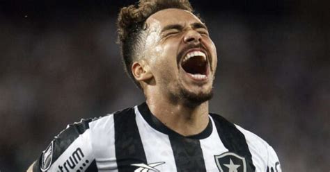 Eduardo Tem Les O Detectada E Se Torna Desfalque No Botafogo