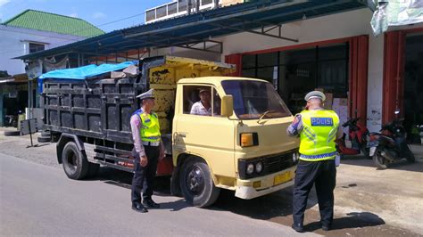 Pelanggar Rambu Lalin Di Jalan Ronggokusumo Mendapat Surat Cinta Dari