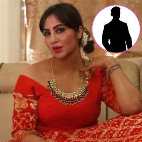 Bigg Boss 14 Fame Arshi Khan To Work With Jodha Akbars Ravi Bhatia अर्शी खान को मिला इस टीवी के