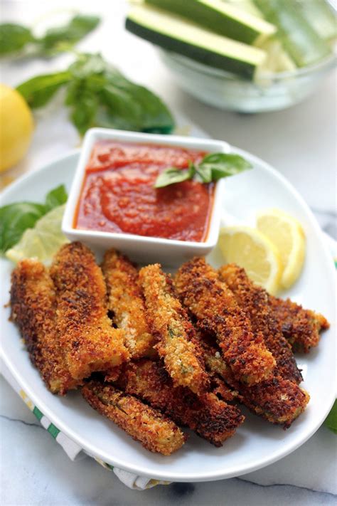 Crispy Zucchini Sticks With Spicy Marinara Dipping Sauce Baker By Nature