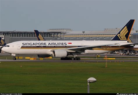 V Sql Singapore Airlines Boeing Er Photo By Aldo Bidini Id