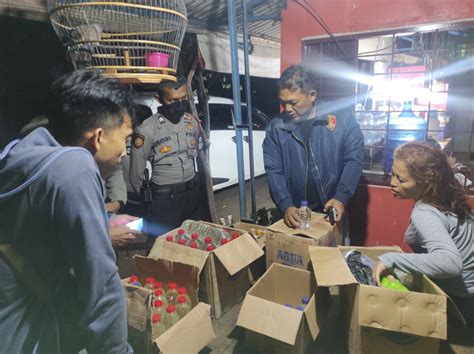 Satres Narkoba Polres Majalengka Sita Ratusan Botol Miras