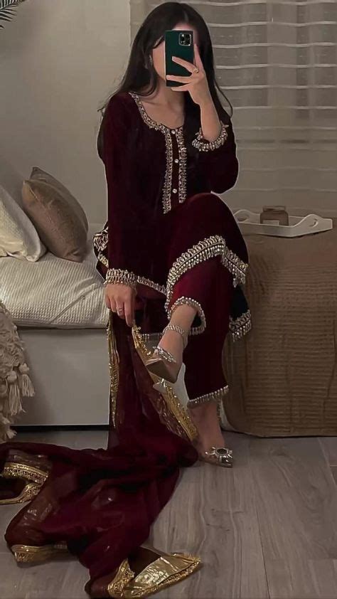 Pin By Esd On Fashion Velvet Dress Designs Pakistani Fancy Dresses