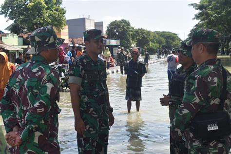 Danrem 073 Makutarama Tinjau Banjir Di Karanganyar Demak Berita