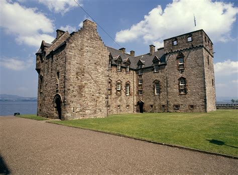 Newark Castle Port Glasgow Castles Visitscotland