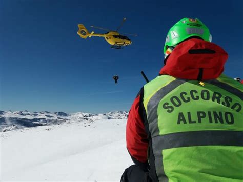 Intervento Del Soccorso Alpino Per Escursionista In Difficolt