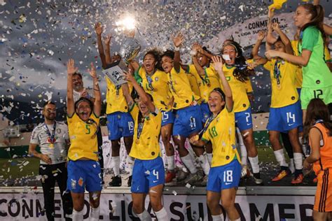 Hist Ria Do Futebol Feminino No Brasil Chutando Preconceito