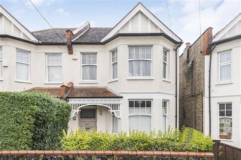 Belmont Avenue Palmers Green 5 Bed Semi Detached House £1 100 000