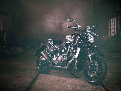 Yamaha V MAX Carbon 2015