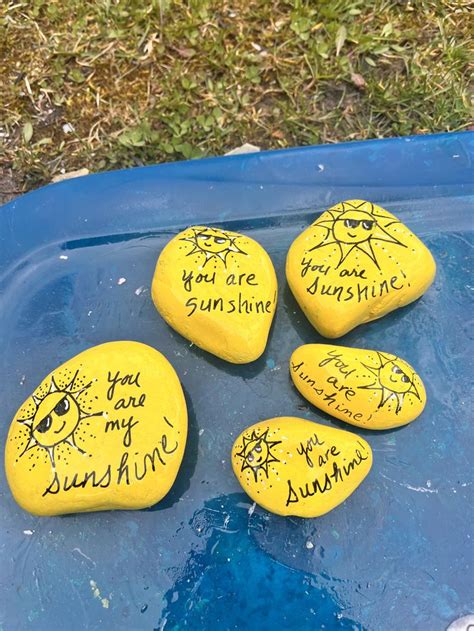 Pin De Christine En Sunshine Painted Rocks En