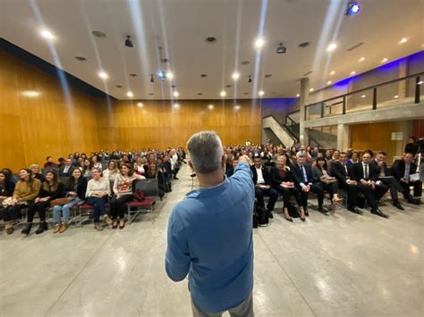 Enseñar y aprender de los pies a la cabeza Sí pero cómo Pedagogía