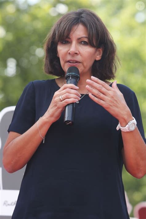 Photo Anne Hidalgo inaugurait au côté de Valérie Trierweiler le 28