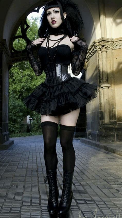 Pin On Charmrs Gorgeous Goth Beauties