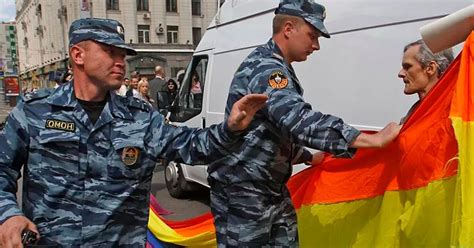 Polic A Rusa Realiza Redadas En Bares Gay De Mosc Reportan Medios