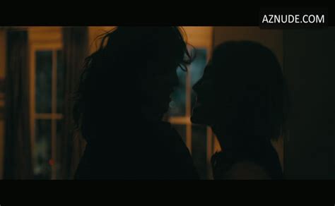 Rosamund Pike Eiza Gonzalez Lesbian Scene In I Care A Lot Aznude