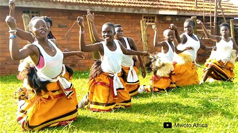 How To Learn Traditional Dance From Uganda Maganda Dance Best Cultural Dance Youtube