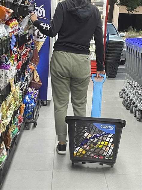 Hot Arab Girl With Saggy Bubble Butt Spandex Leggings Yoga Pants Forum