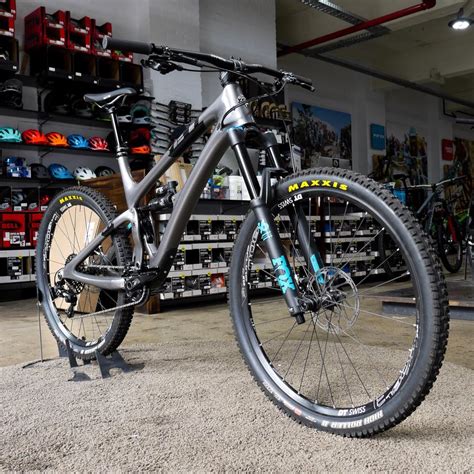 Finns Yeti Sb Carbon Series Summit Cycles