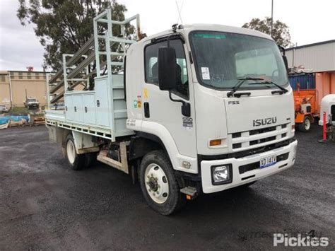 Buy Used Isuzu Fss Service Trucks In Listed On Machines U