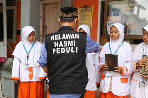 Distribusi Wakaf Al Quran Hasmi Peduli Ke Ponpes Al Azami Cianjur