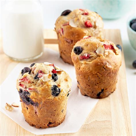 Muffins Aux Fraises Et Bleuets Les Recettes De Caty