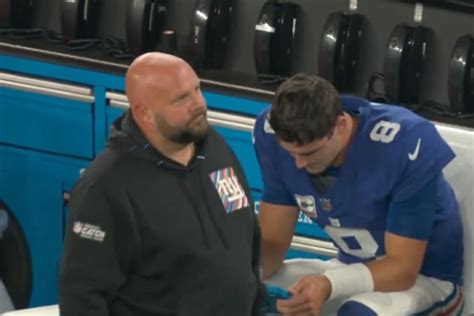 Giants HC Brian Daboll Tosses Tablet In Frustration As QB Daniel Jones