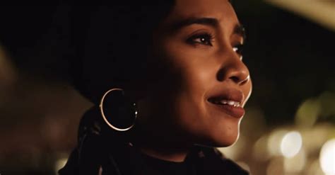 Watch Yuna Perform An Acoustic Version Of “Crush” | The FADER