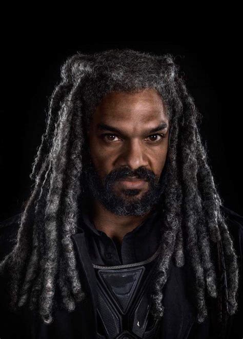 Twd Season 8 Character Photo King Ezekiel With Images Walking Dead Season 8 Walking Dead