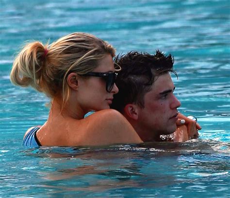 Paris Hilton y River Viiperi pura pasión en Miami