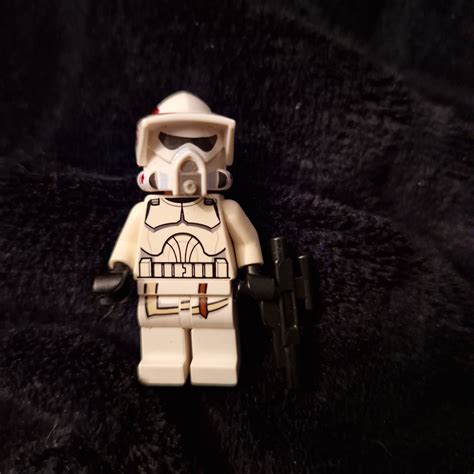 Se produkter som liknar Lego Star Wars minifigur på Tradera 633421997