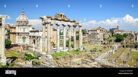 Roma Italia Las Ruinas De Los Foros Imperiales De La Antigua Roma