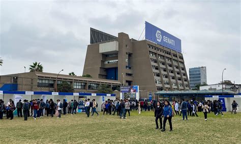 Más de 40 empresas participaron en la Feria Laboral 2023 de Senati