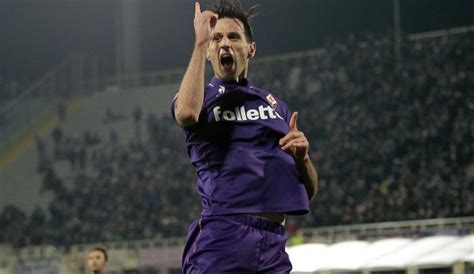 Kalinic Torna In Ritiro Con La Fiorentina Ma Il Milan Non Lo Molla Il