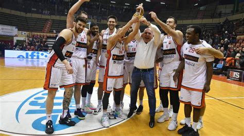 Basket A2 Martino Gioie Da Derby Unieuro Vittoria Corale Gallery