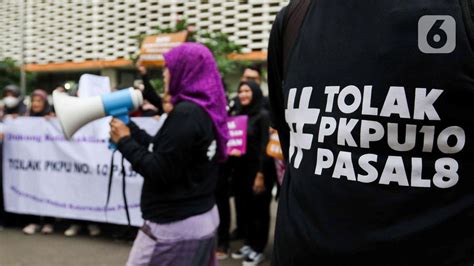 Aksi Masyarakat Peduli Keterwakilan Perempuan Tolak PKPU Nomor 10 Pasal