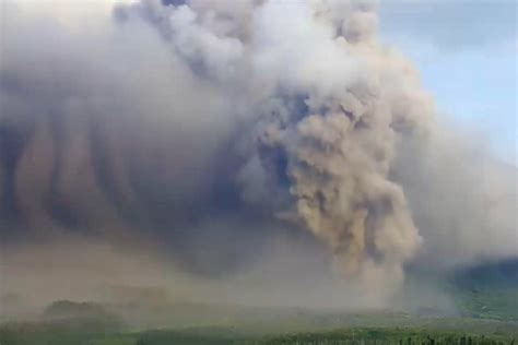 Gunung Api Semeru Mengeluarkan Awan Panas Hari Ini Minggu 4 Desember